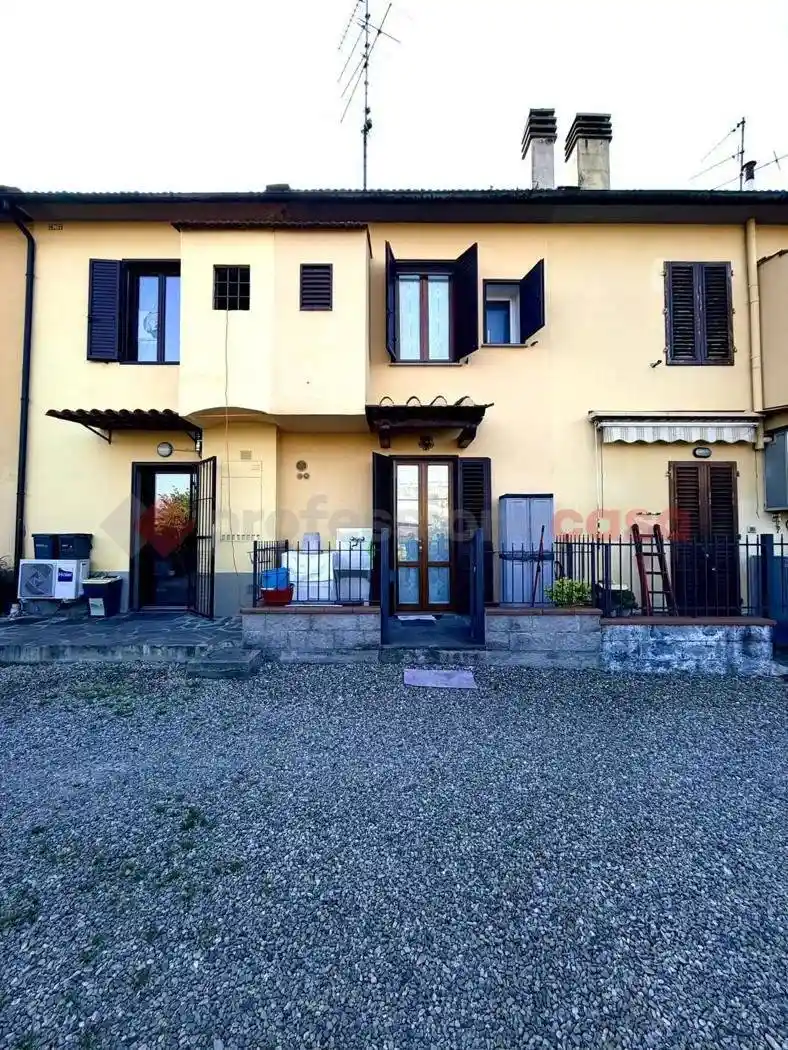 Casa indipendente in vendita a Campi Bisenzio
