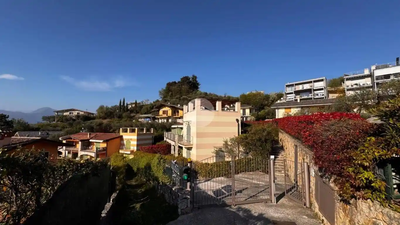 Appartamento in vendita a Torri del Benaco