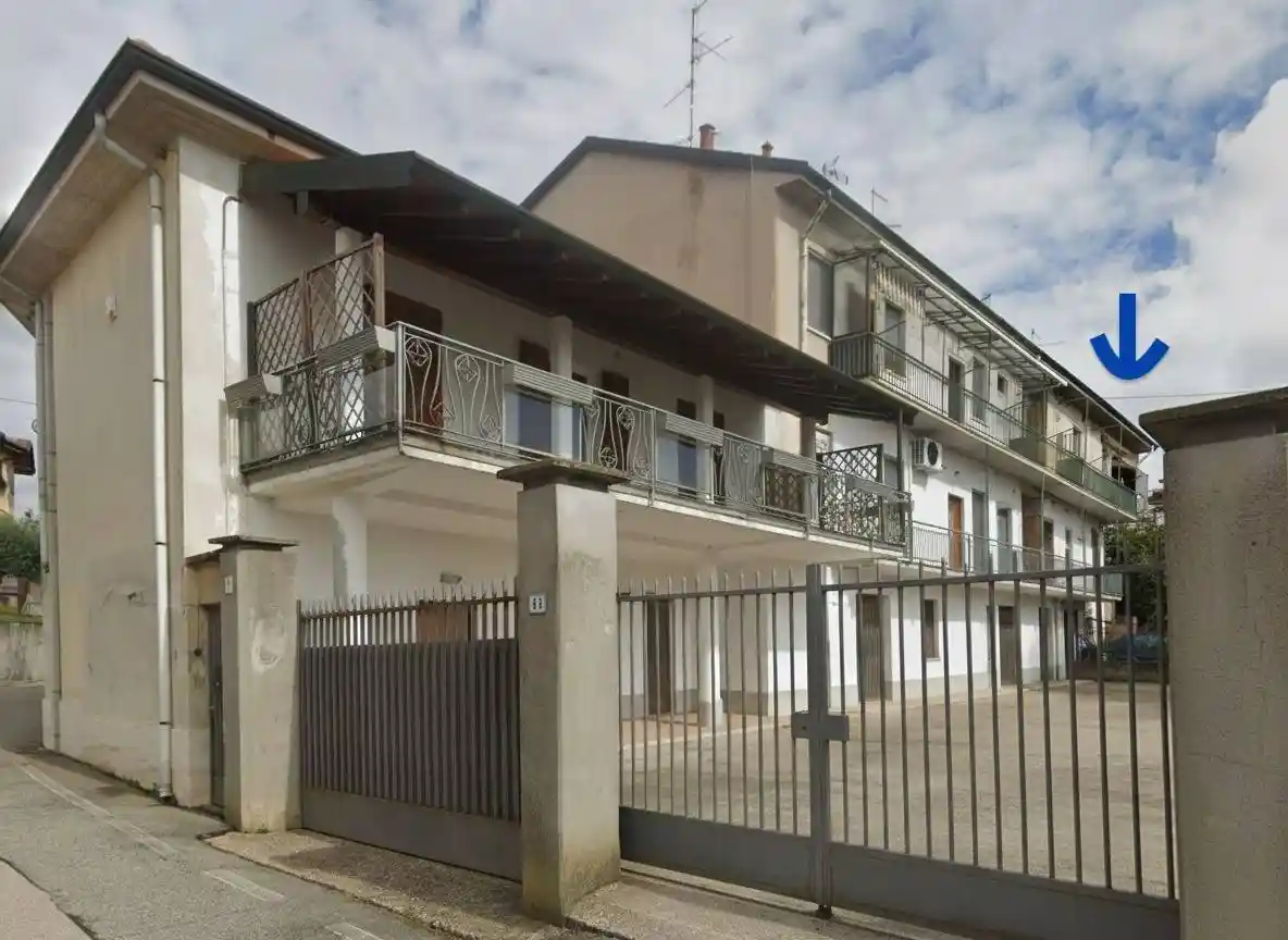 Appartamento in vendita a Caronno Varesino