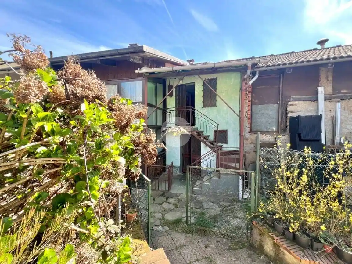 Casa indipendente in vendita a Lanzo Torinese