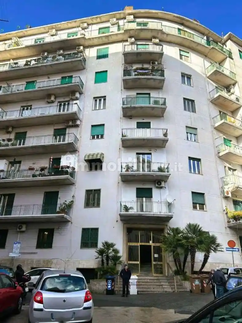 Appartamento in vendita a Napoli