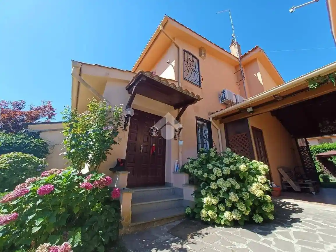 Villa in vendita a Nepi