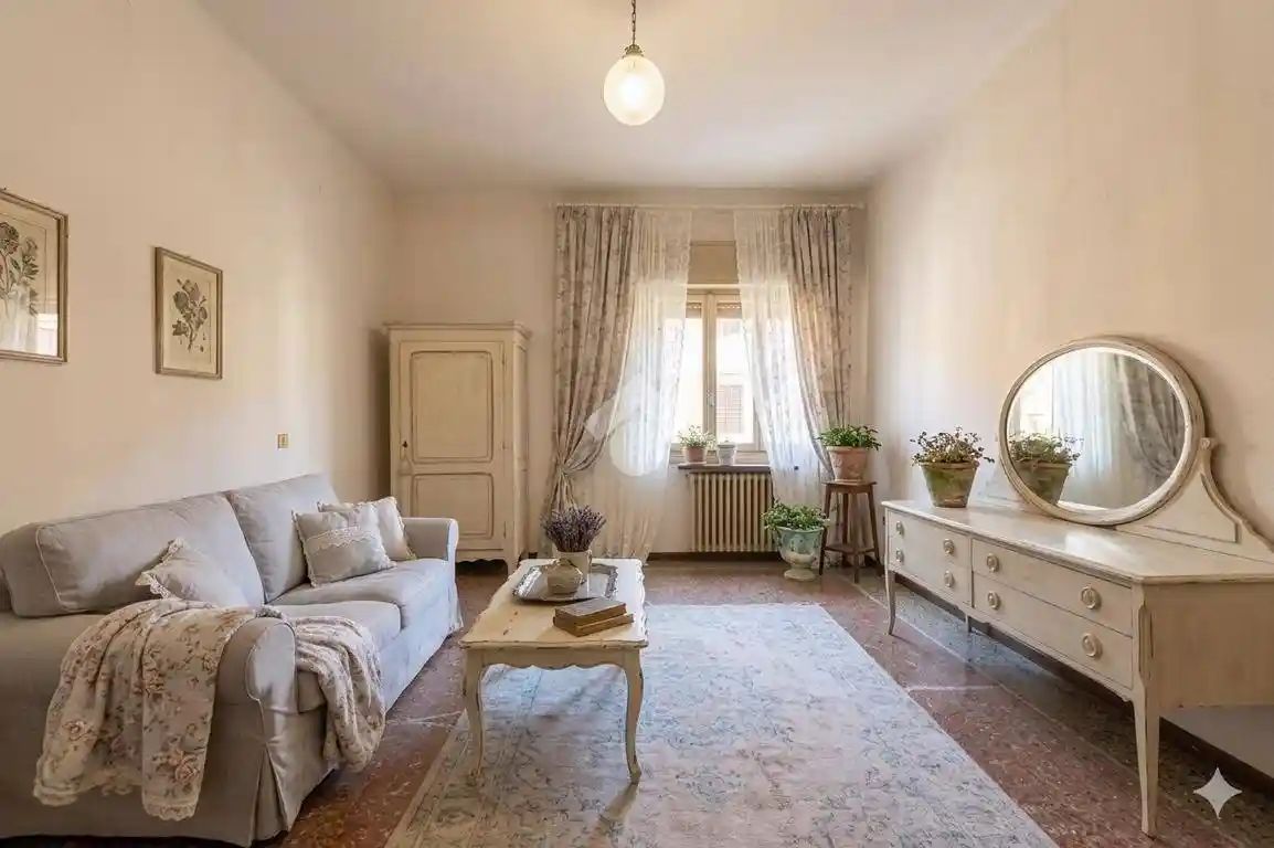 Appartamento in vendita a Dello