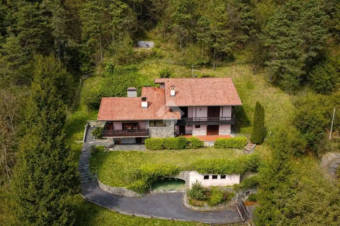 Villa in vendita a Clusone