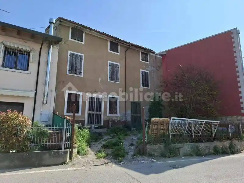 Casa indipendente in vendita a Monteforte d'Alpone