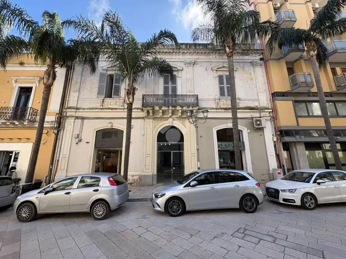Palazzo - Edificio in vendita a Brindisi