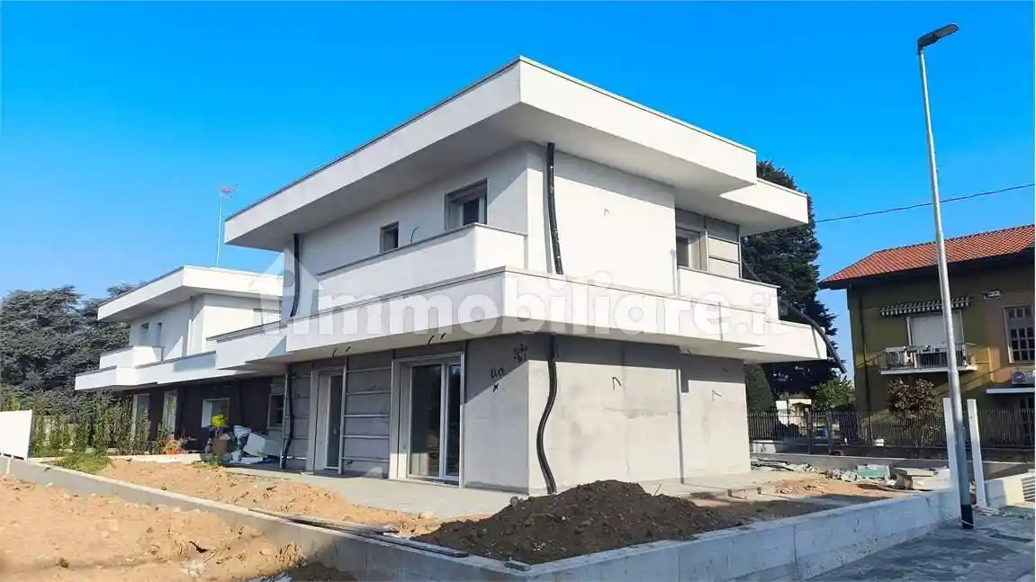 Villa in vendita a Lomazzo