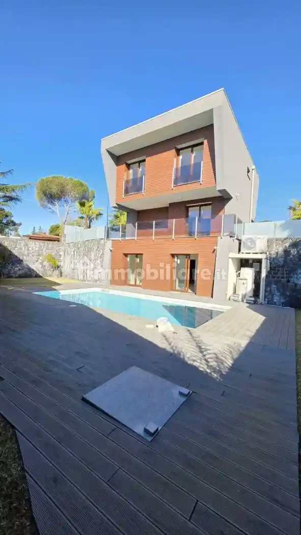 Villa in vendita a Pedara