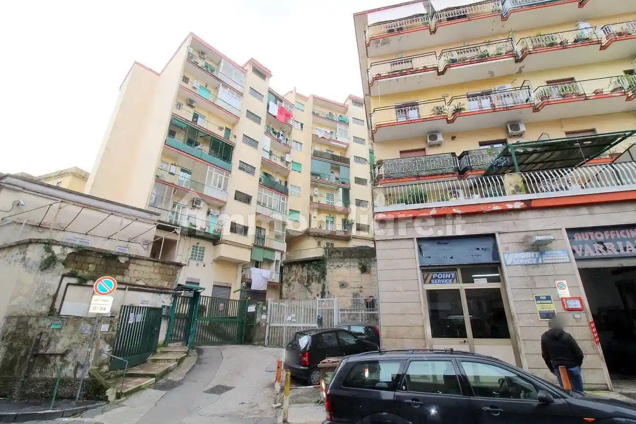 Appartamento in vendita a Napoli