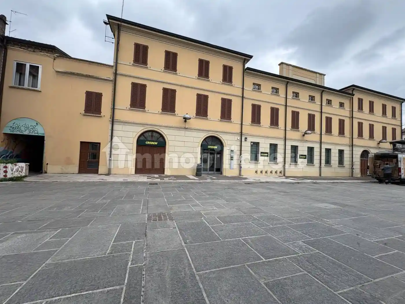 Palazzo - Edificio in vendita a Luzzara