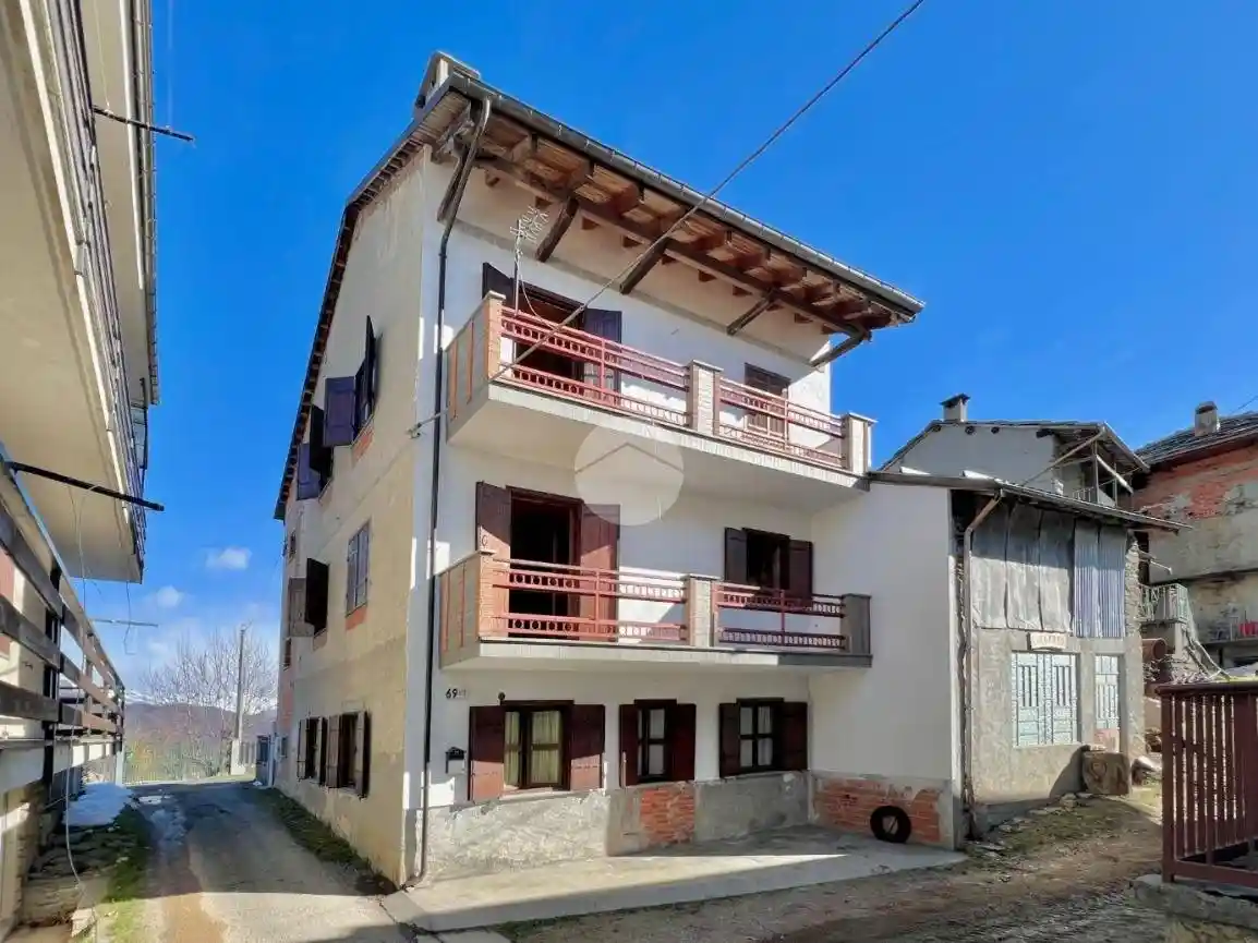 Casa indipendente in vendita a Viù