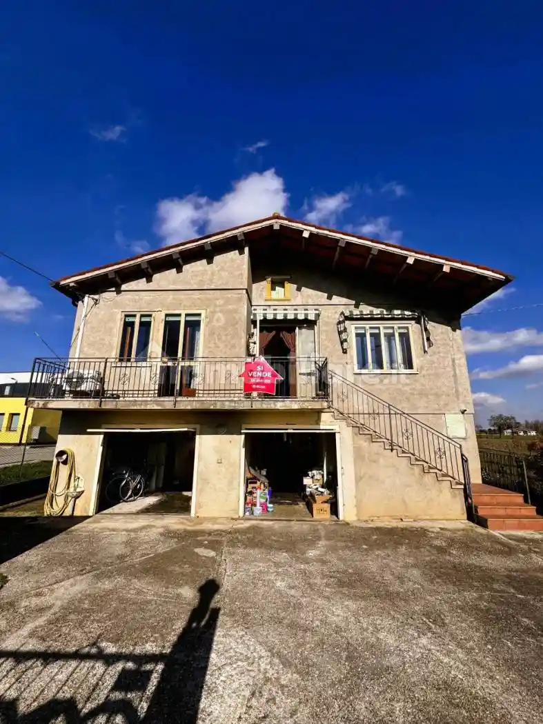 Casa indipendente in vendita a Villa Estense