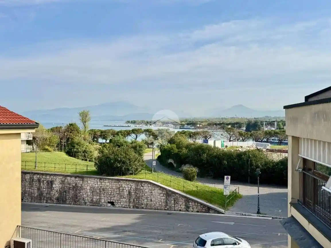 Appartamento in vendita a Peschiera del Garda