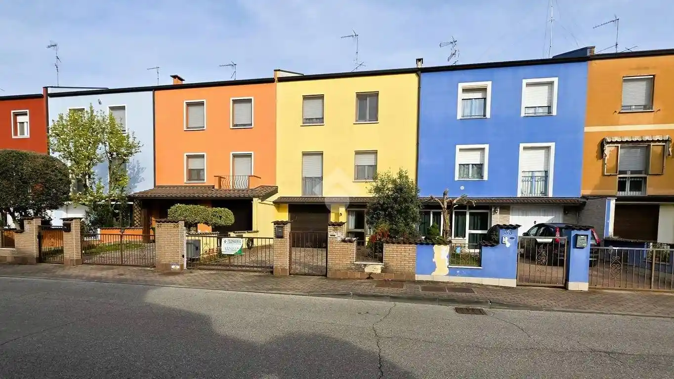 Villetta a schiera in vendita a Borgo Virgilio