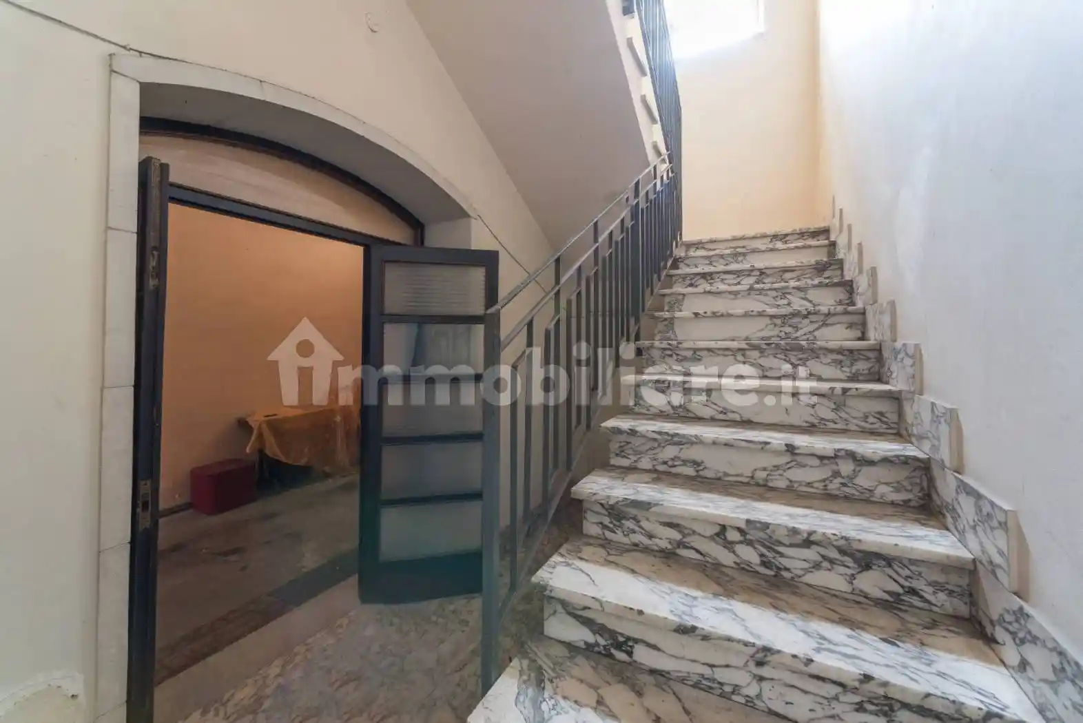 Palazzo - Edificio in vendita a Giarre