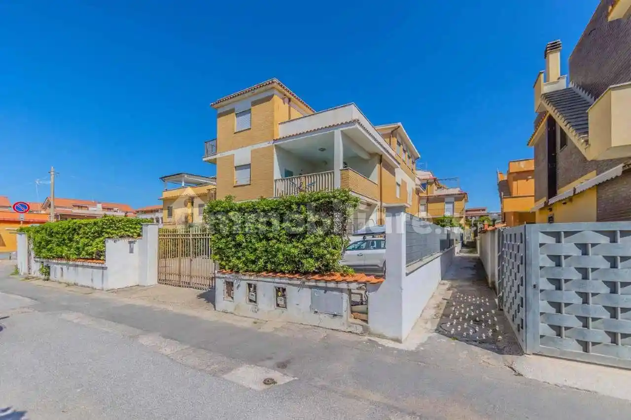 Appartamento in vendita a Pomezia