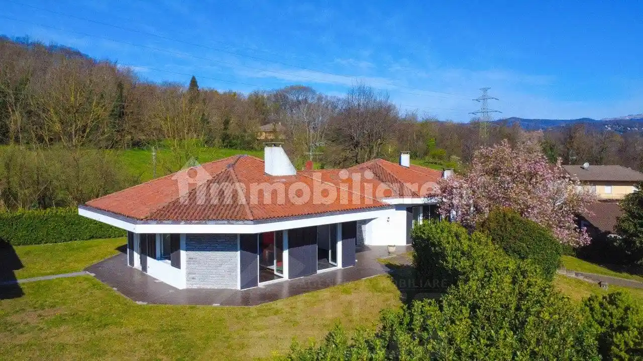 Villa in vendita a Arona