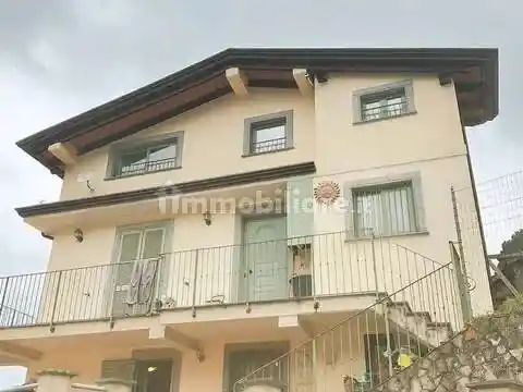 Villa in vendita a Montignoso