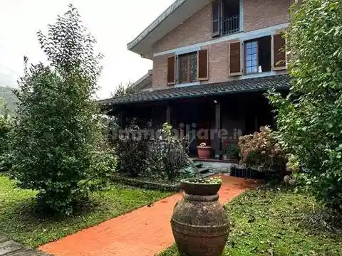 Villa in vendita a Montignoso