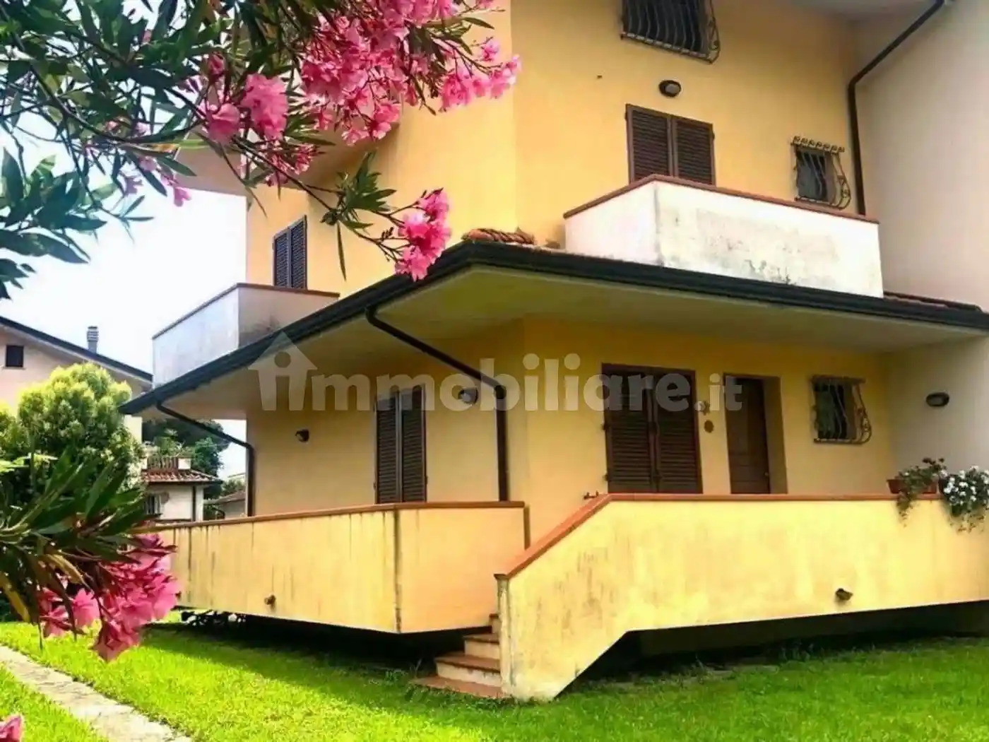 Villa in vendita a Montignoso