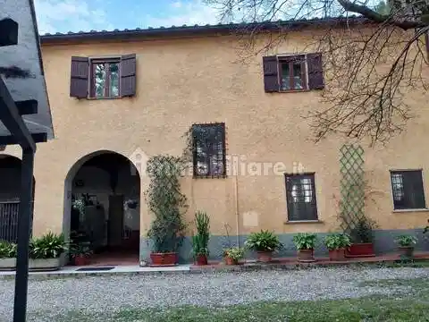 Rustico - Casale in vendita a Campi Bisenzio