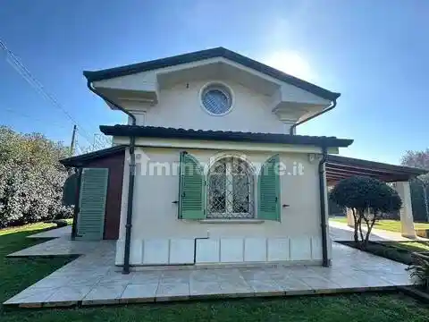 Villa in vendita a Montignoso