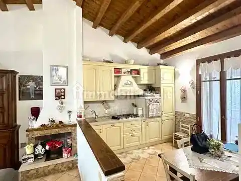 Villa in vendita a Montignoso