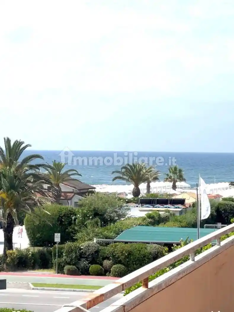 Villa in vendita a Montignoso