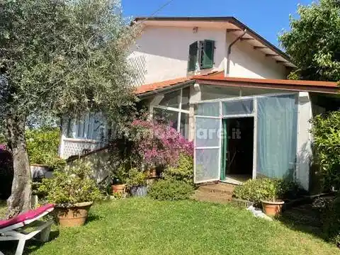 Villa in vendita a Massa