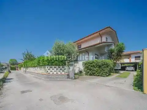 Villa in vendita a Massa