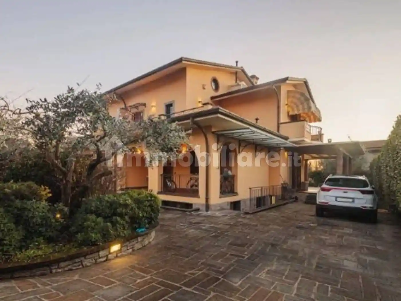 Villa in vendita a Montignoso