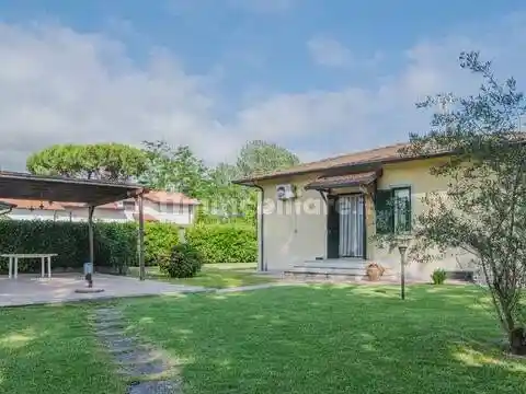 Villa in vendita a Massa