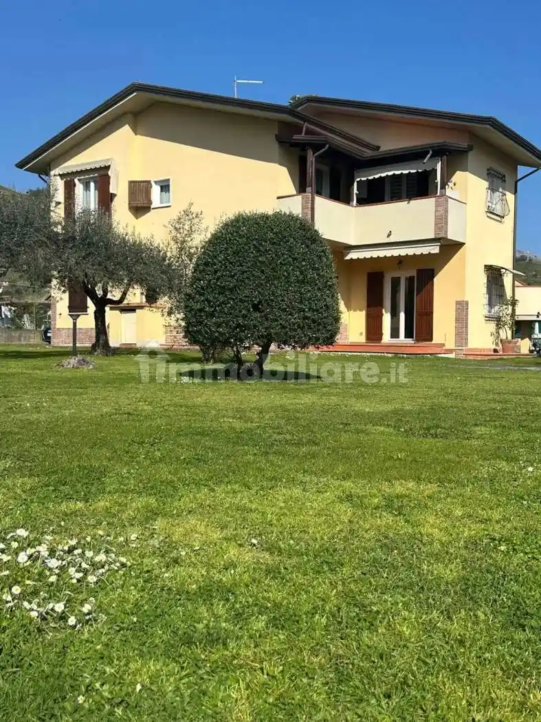 Villa in vendita a Massa