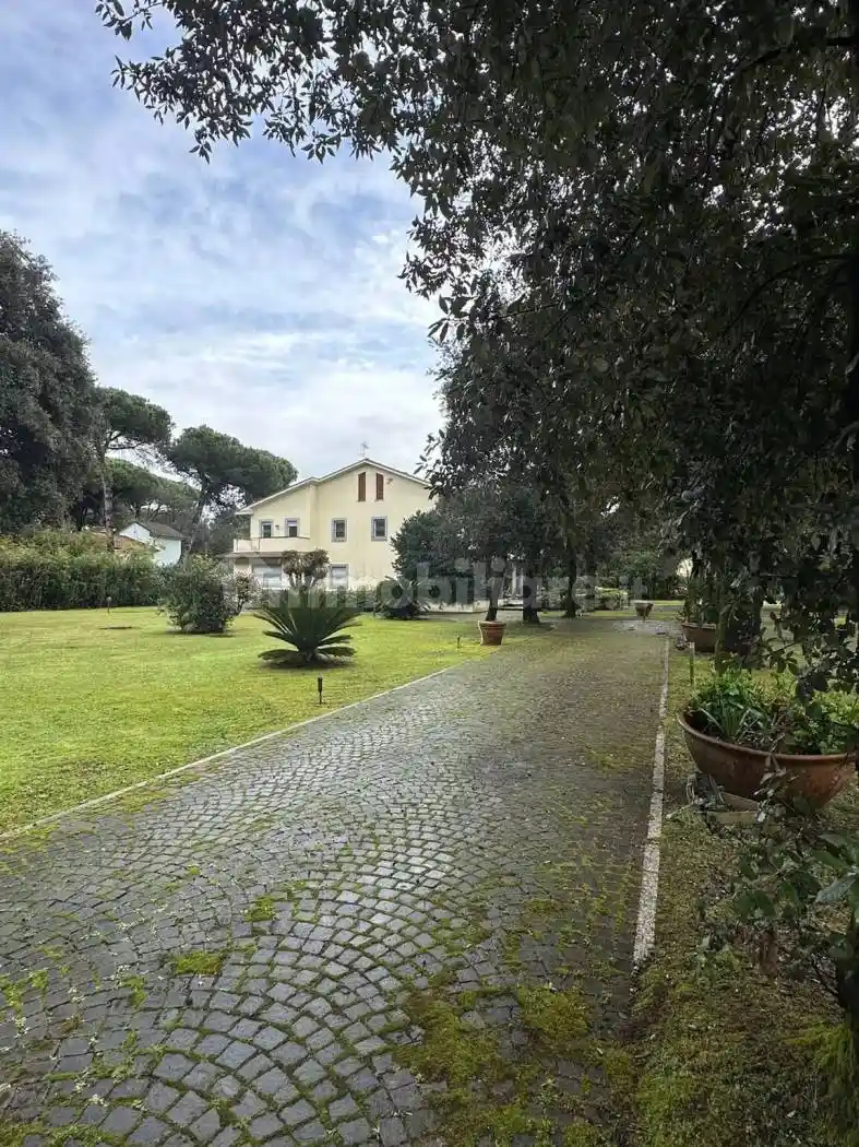 Villa in vendita a Massa