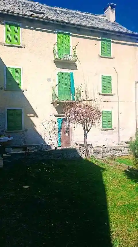 Casa indipendente in vendita a Santa Maria Maggiore