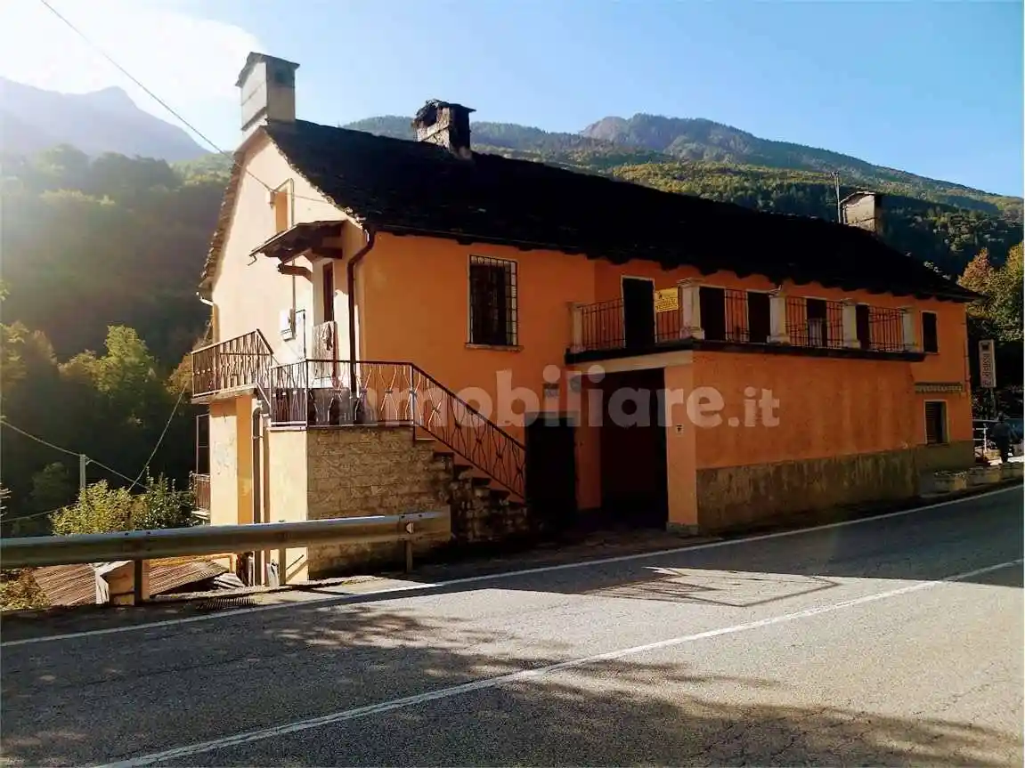 Palazzo - Edificio in vendita a Druogno