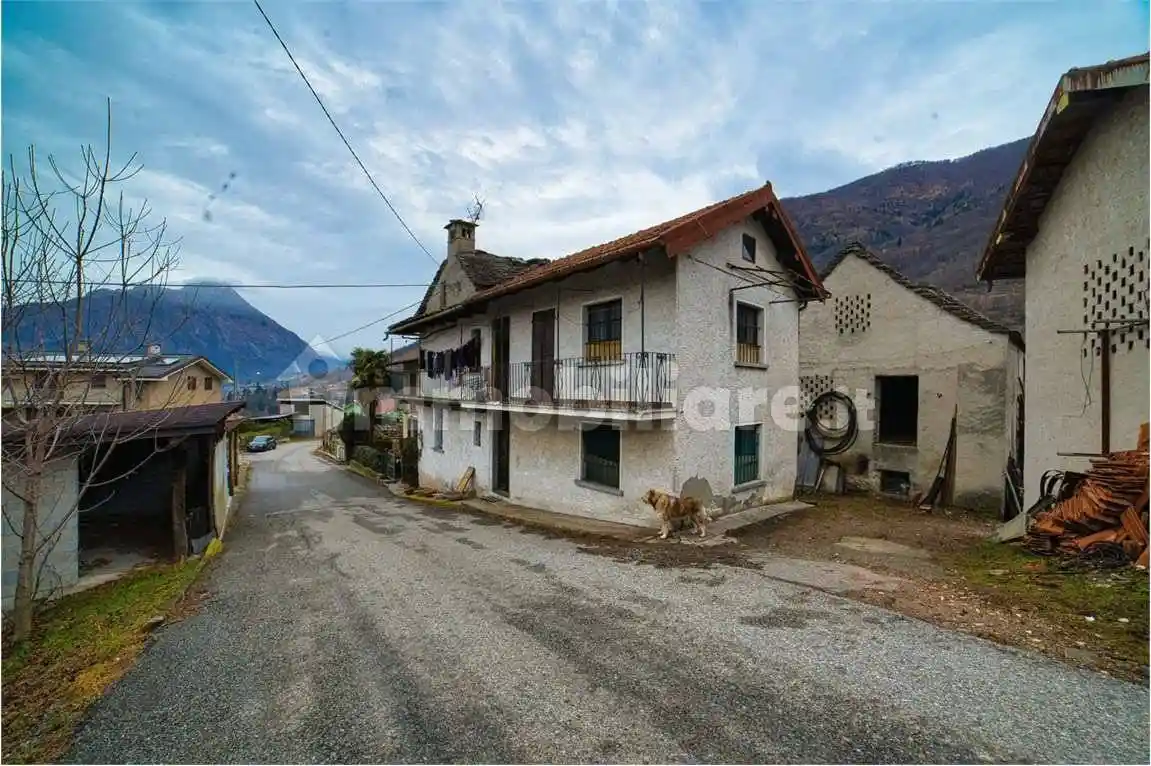 Casa indipendente in vendita a Trontano