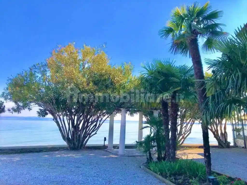 Appartamento in vendita a Sirmione