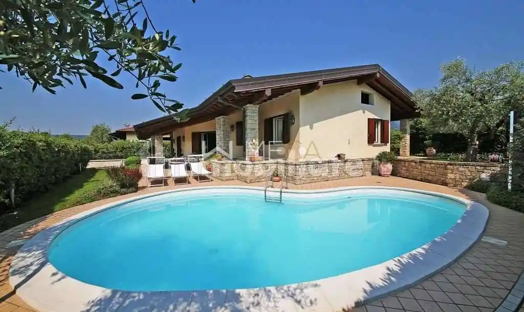Villa in vendita a San Felice del Benaco