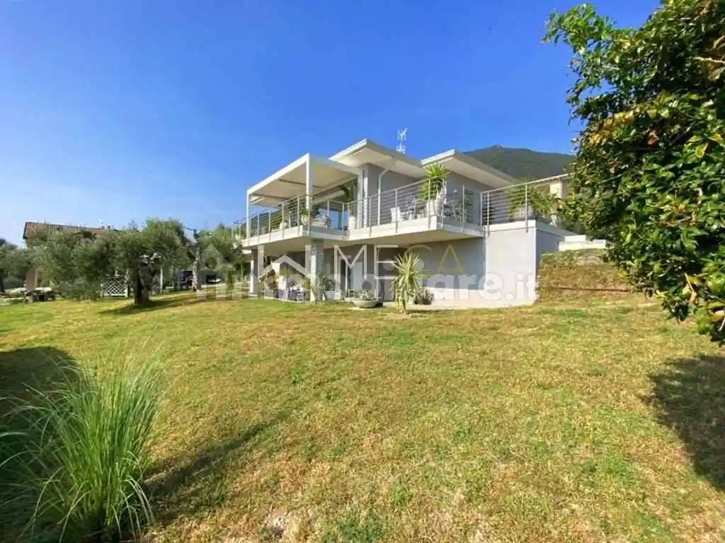Villa in vendita a Toscolano-Maderno