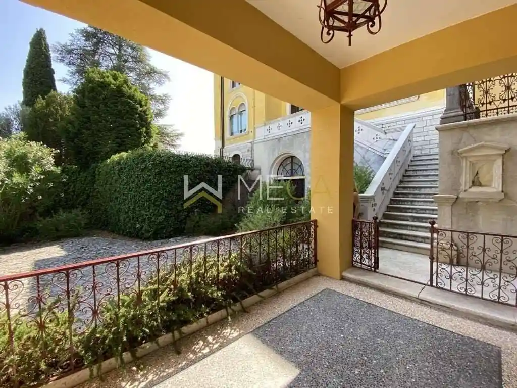 Villa in vendita a Sirmione