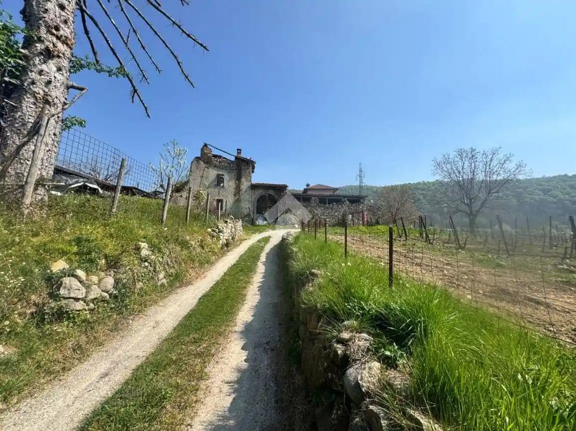 Rustico - Casale in vendita a Iseo