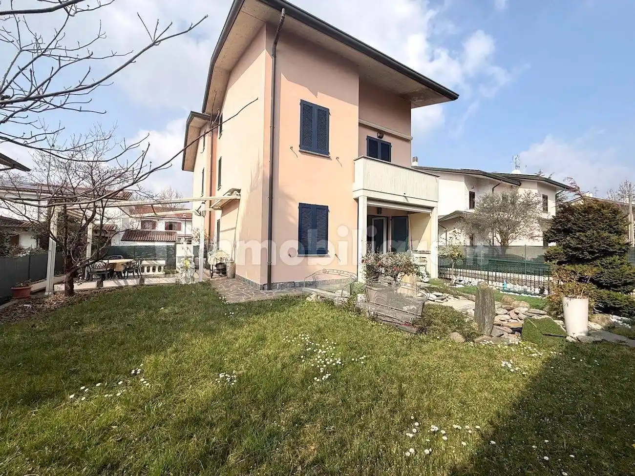 Villa in vendita a Villasanta