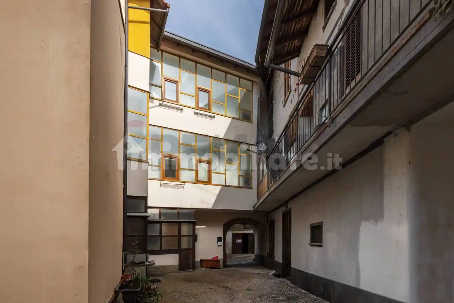 Appartamento in vendita a Castronno