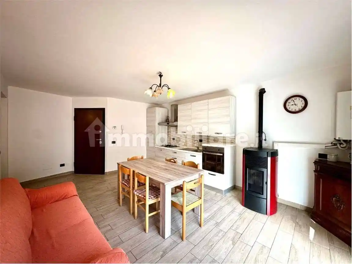 Appartamento in vendita a Introbio