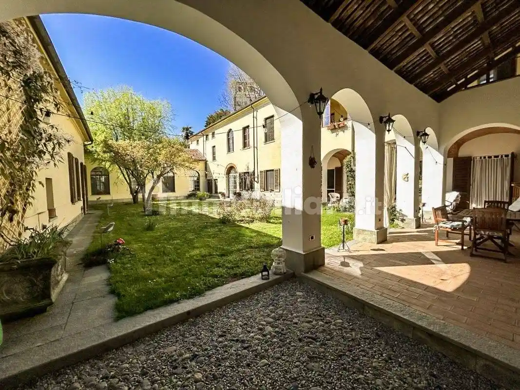 Villa in vendita a Azeglio