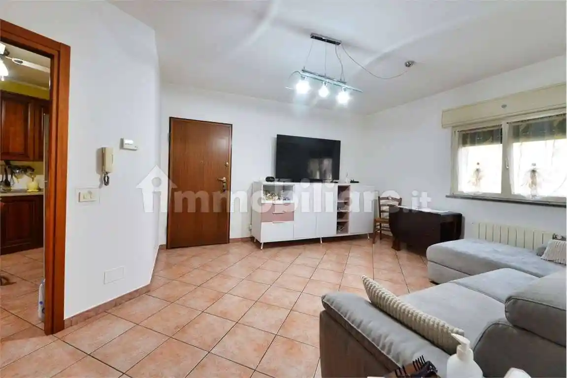 Appartamento in vendita a Gorla Minore