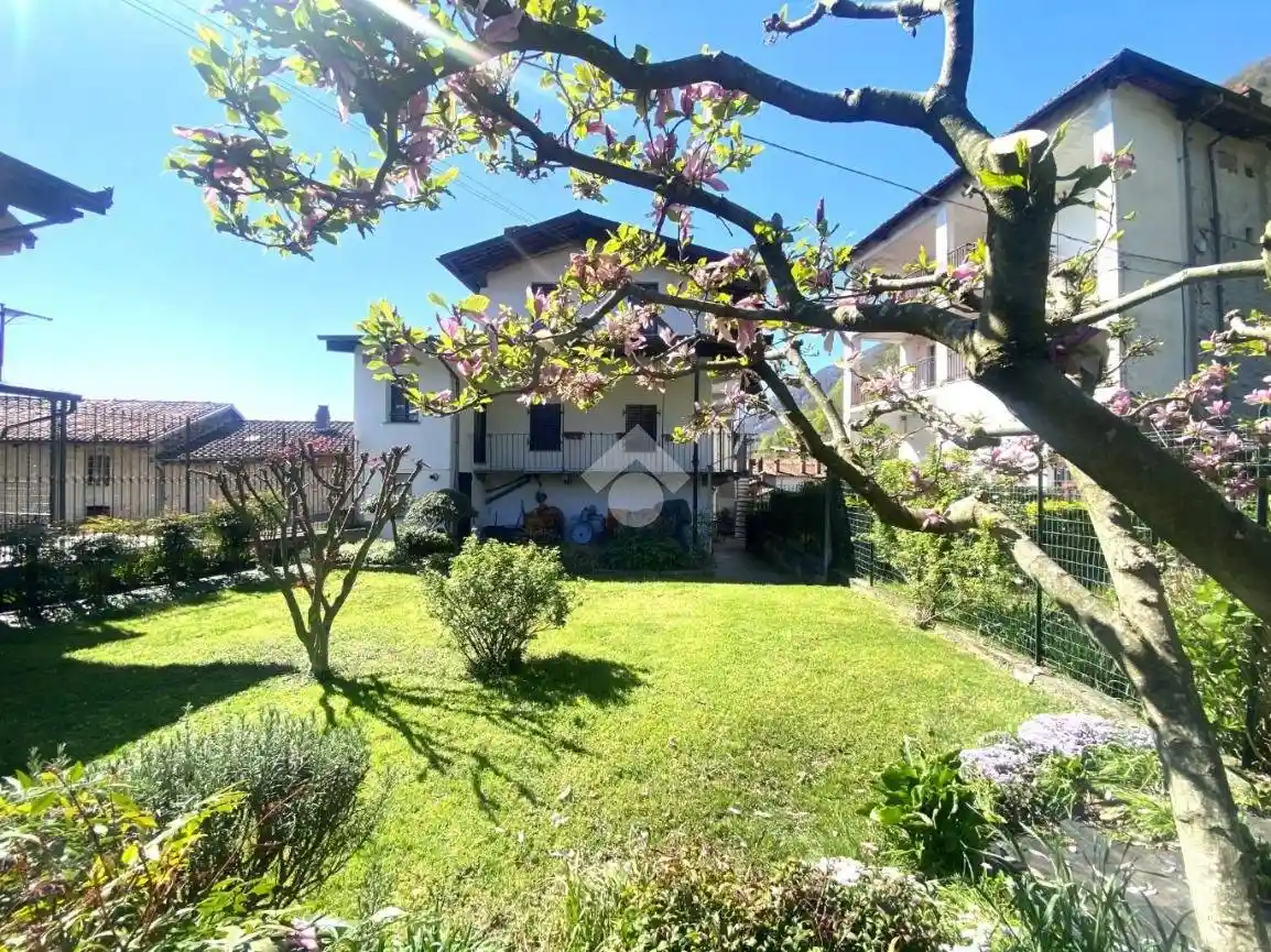 Casa indipendente in vendita a Borgofranco d'Ivrea