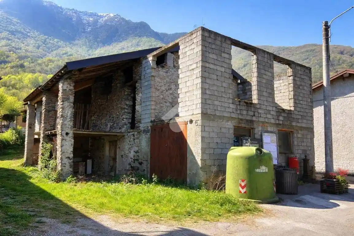 Rustico - Casale in vendita a Piantedo