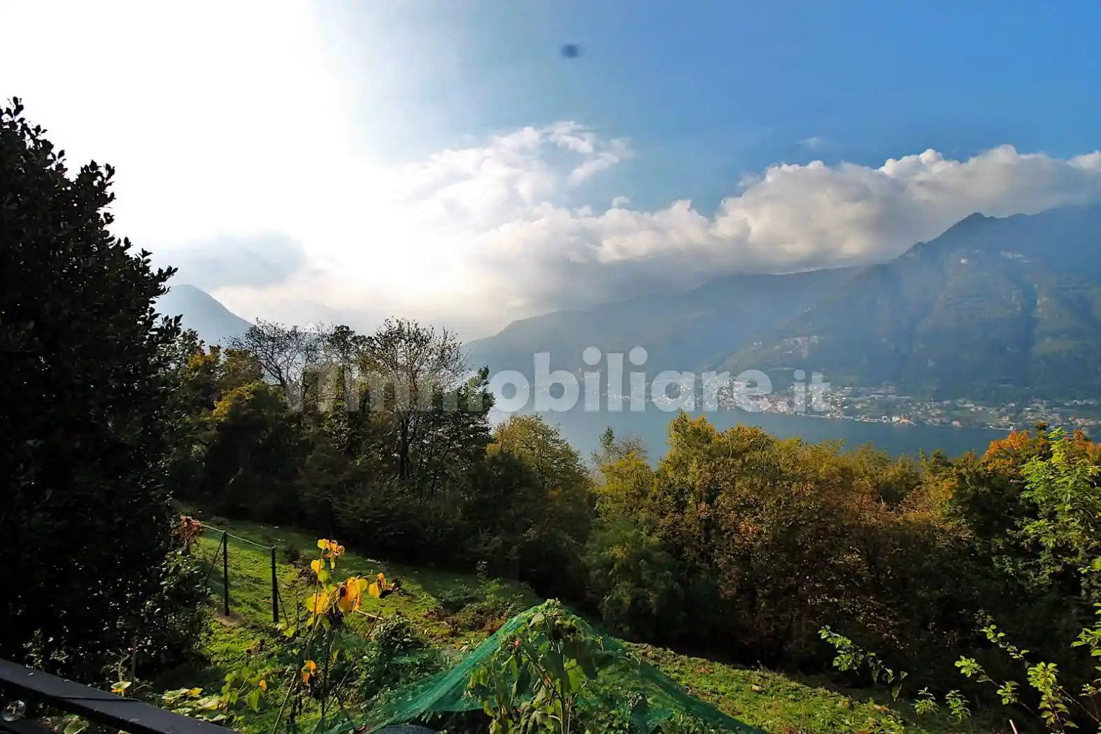 Villa in vendita a Faggeto Lario